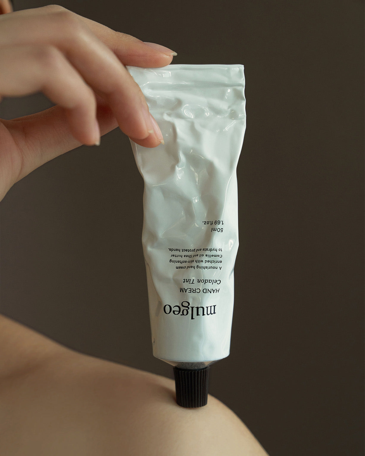 Crema manos coreana con aceite camelia Mulgeo