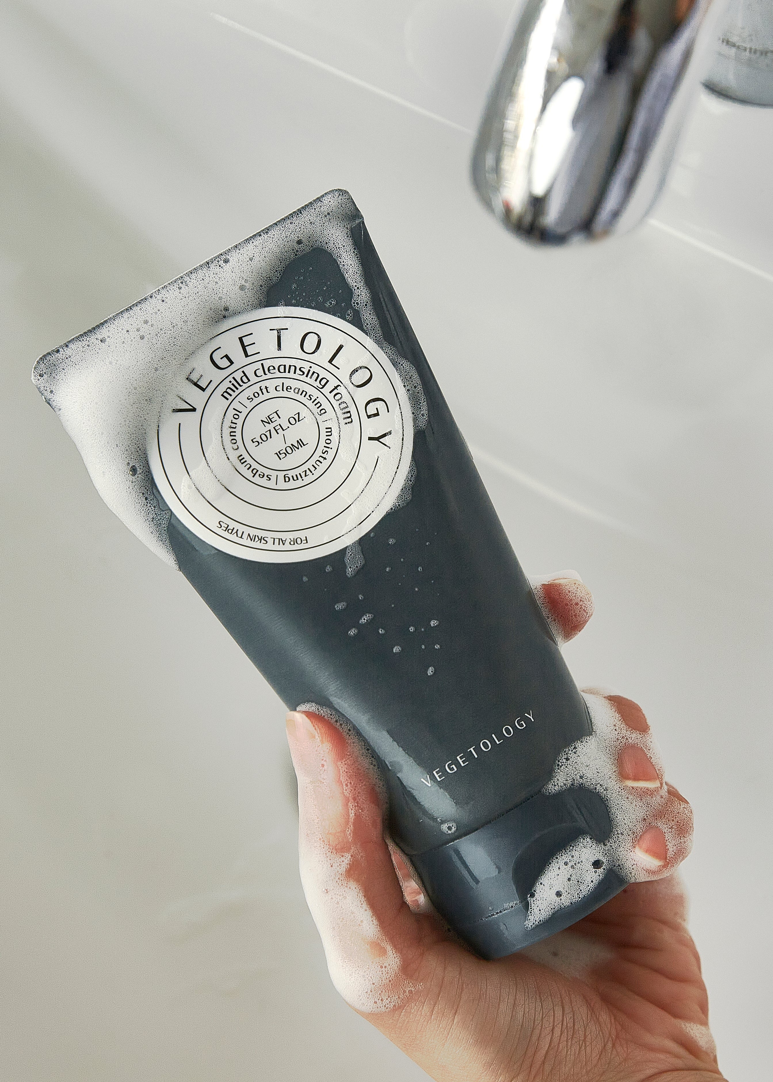 Schiuma detergente delicata